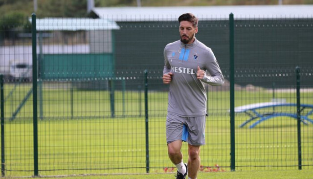 Trabzonspor'da kaptan Jose Sosa, Krasnodar maçında oynamayacak