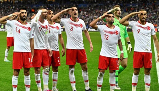 TFF, UEFA'daki asker selamı soruşturması için savunma verdi