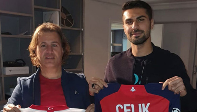 Milli futbolcu Zeki Çelik: Beni herkes gurbetçi sanıyor