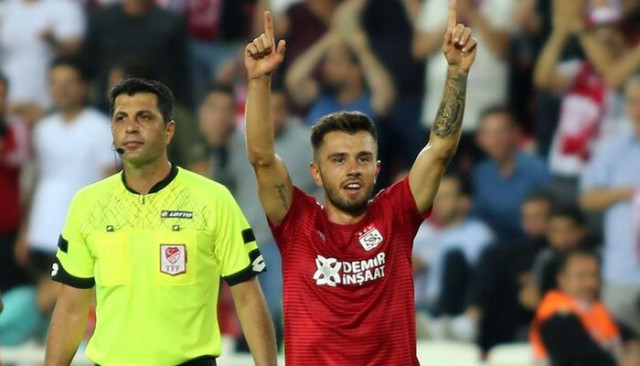 Galatasaray Emre Kılınç transferinde anlaşmaya vardı!