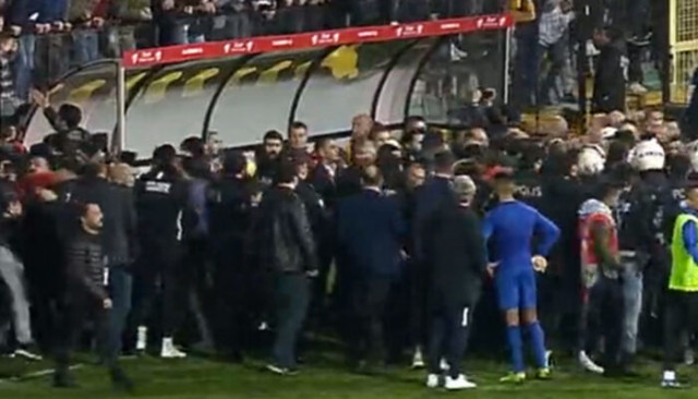 Son dakika! Tuzlaspor - Galatasaray maçı sonrası kavga çıktı!
