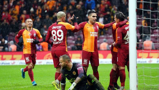 ÖZET | Galatasaray 5-0 Antalyaspor maç özeti ve sonucu!