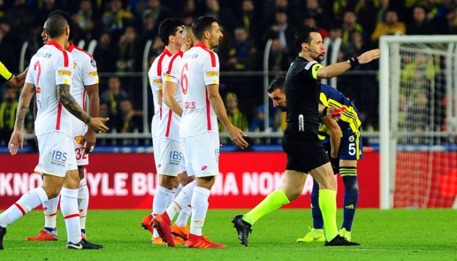 Mehmet Topal, Kayserispor maçında cezalı