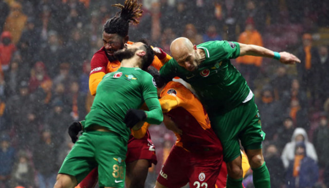 Galatasaray 1 - 0 Akhisarspor