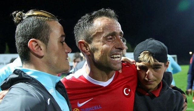 Ampute Milli Takımı Kaptanı Osman Çakmak'ın annesi vefat etti, babası yoğun bakımda
