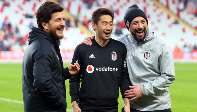 İlhan Mansız'ın 4 aydır para alamadığı için Beşiktaş'tan ayrıldığı iddia edildi