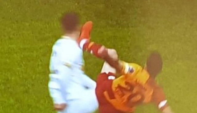 Galatasaray-Kayserispor maçına damga vuran pozisyon