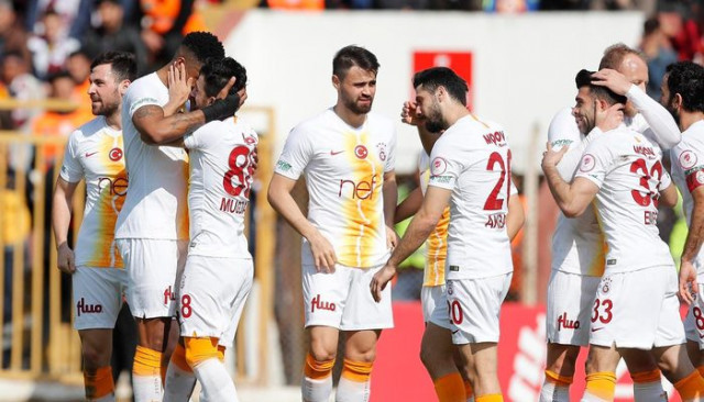 Semih Kaya ve Sinan Gümüş Malatyaspor maçının kadrosuna alınmadı