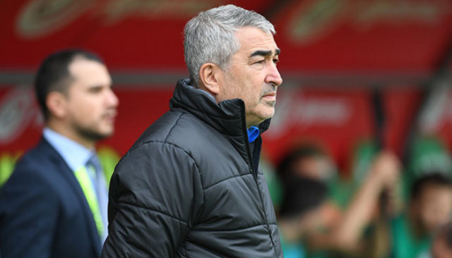 Bursaspor'da teknik direktör Samet Aybaba istifaya davet edildi