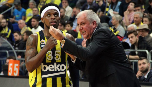 Fenerbahçe Beko Ali Muhammed'in sözleşmesini 2 yıl daha uzattı