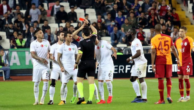 Ziraat Türkiye Kupası finalinden sonra Akhisarspor'dan 7 isim PFDK'ya sevk edildi