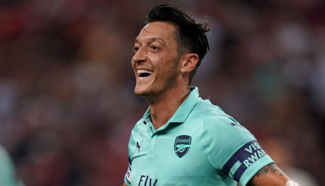 Mesut Özil kararını açıkladı: Arsenal'de kalmak istiyorum
