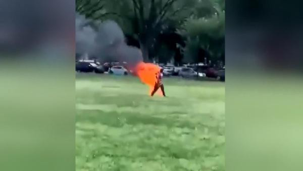Beyaz Saray önünde kendini yakan adam öldü