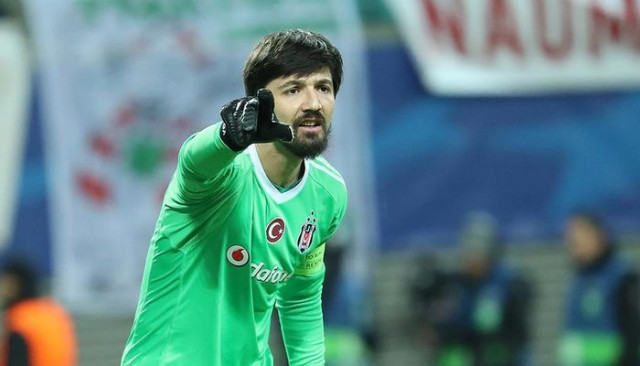 Olaylı Fenerbahçe-Beşiktaş derbisiyle ilgili Tolga Zengin için takipsizlik kararı verildi