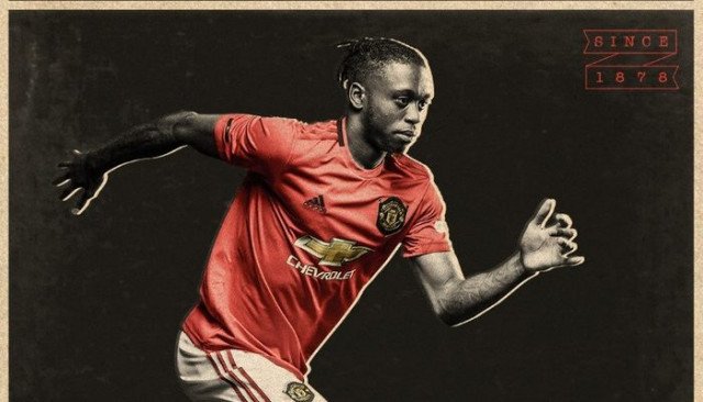 Manchester United'dan savunmaya takviye
