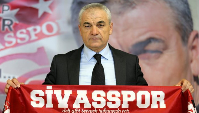 Sivasspor'da Rıza Çalımbay imzayı attı