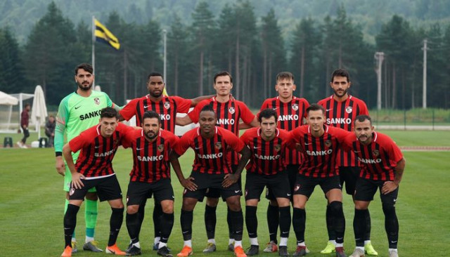Gazişehir Gaziantep'te yeni sezon formaları tanıtıldı