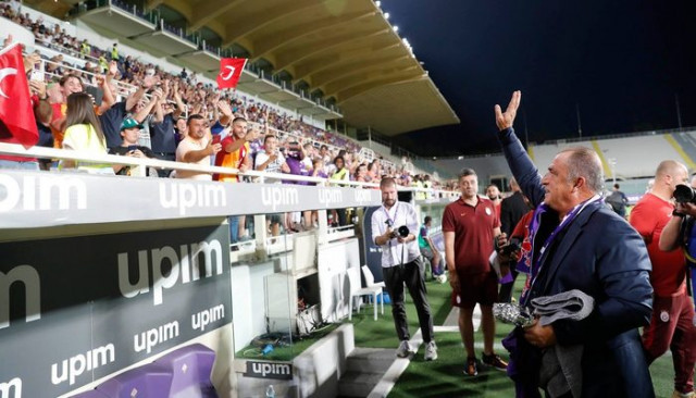 Abdurrahim Albayrak Fiorentina - Galatasaray maçını tribünden izledi