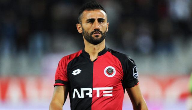 Bursaspor, Selçuk Şahin ile anlaştı