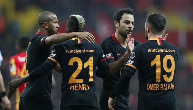 Yeni Malatyaspor Ömer Bayram ve Afriyie Acquah ile anlaştı