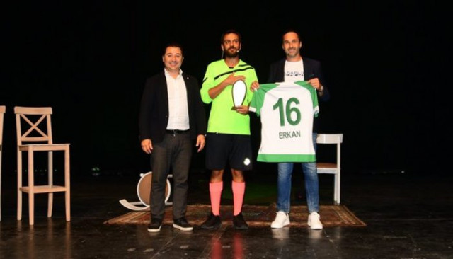 Erkan Kolçak Köstendil oyununun gelirini Bursaspor'a bağışladı
