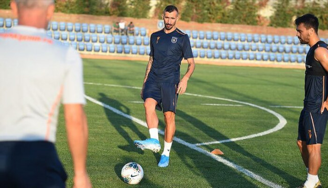 Mehmet Topal Başakşehir'le ilk idmanına çıktı
