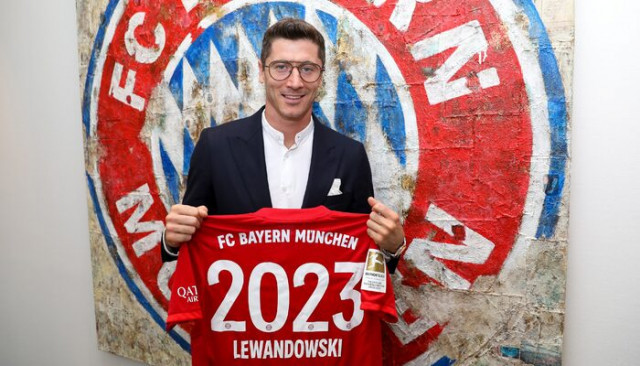 Robert Lewandowski Bayern Münih ile sözleşmesini 2023'e kadar uzattı
