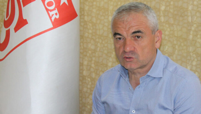 Rıza Çalımbay: VAR'daki hakemler maç yönetmemeli