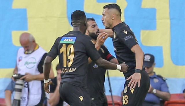 Adis Jahovic attığı gollerle BtcTurk Yeni Malatyaspor'u sırtlıyor