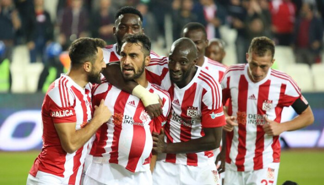 Demir Grup Sivasspor 3 maç sonra kazandı