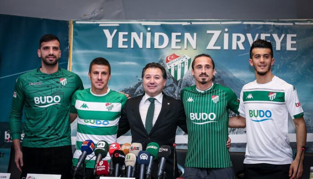 Bursaspor yeni transferlerine imza töreni düzenledi