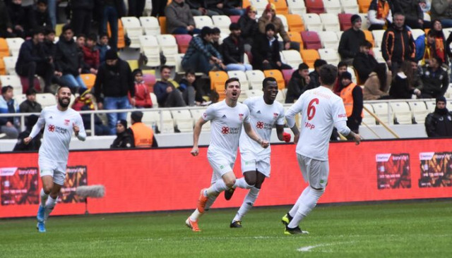 Demir Grup Sivasspor çeyrek finalde