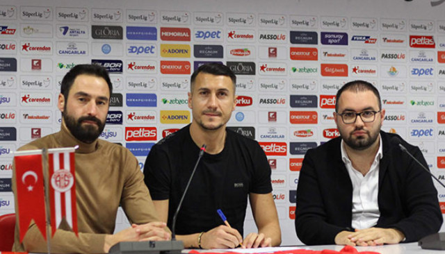 Antalyaspor'da Jahovic imzaladı