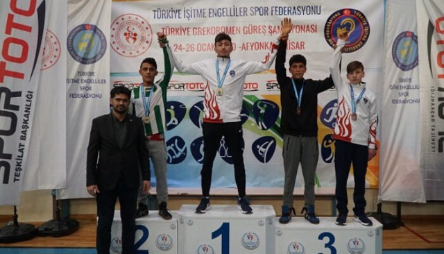 Türkiye İşitme Engelliler Grekoromen Güreş Şampiyonası devam ediyor
