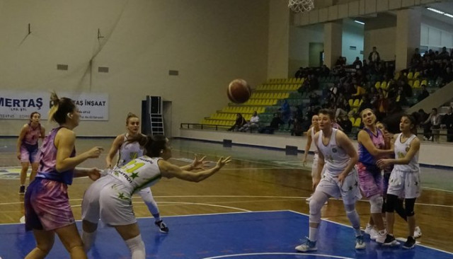Edremit Belediyesi Gürespor-Yalova VİP: 93- 77