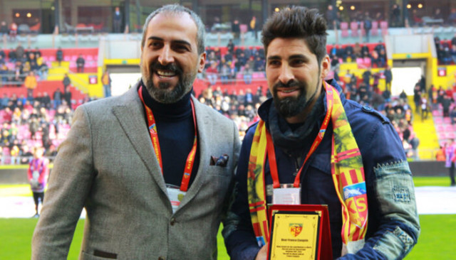 Kayserispor, Cangele'ye plaket verdi