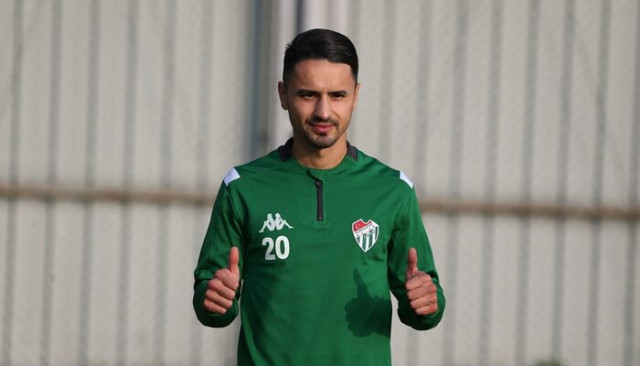 Bursaspor'da Musa Araz'la yollar ayrıldı