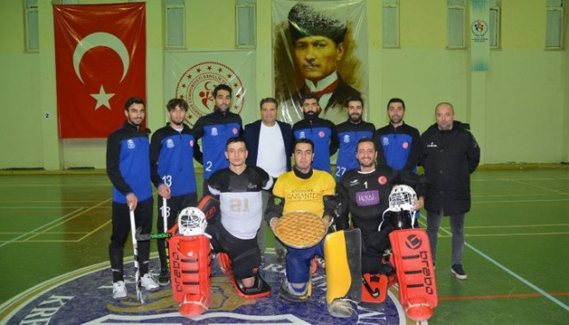 Hokey Süper Ligi'nde Gaziantep Polisgücü rüzgarı