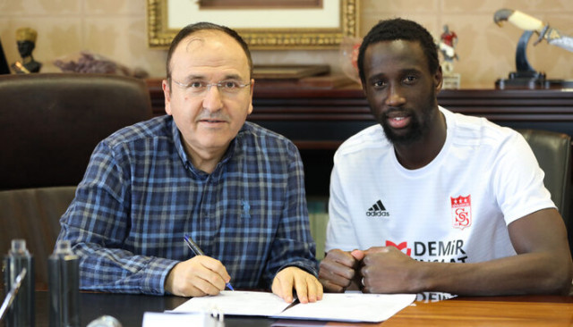 Sivasspor, Samba Camara ile anlaştı (2)