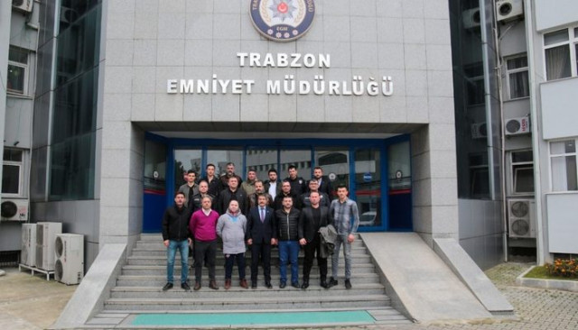 Trabzon Emniyet Müdürü Metin Alper, taraftarlarla bir araya geldi