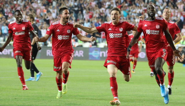 Sivasspor deplasmanda 12 puan topladı