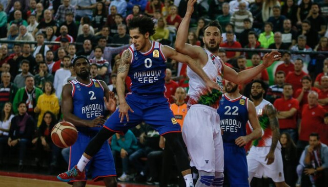 ÖZET | Pınar Karşıyaka: 80 - Anadolu Efes: 82 maç sonucu