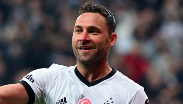 Antalyaspor, Beşiktaş'ın eski oyuncusu Dusko Tosic ile anlaştı