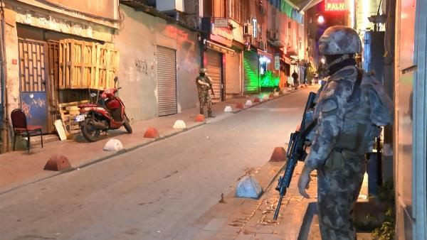 İstanbul'da uyuşturucu satıcılarına ''Çukur'' operasyonu