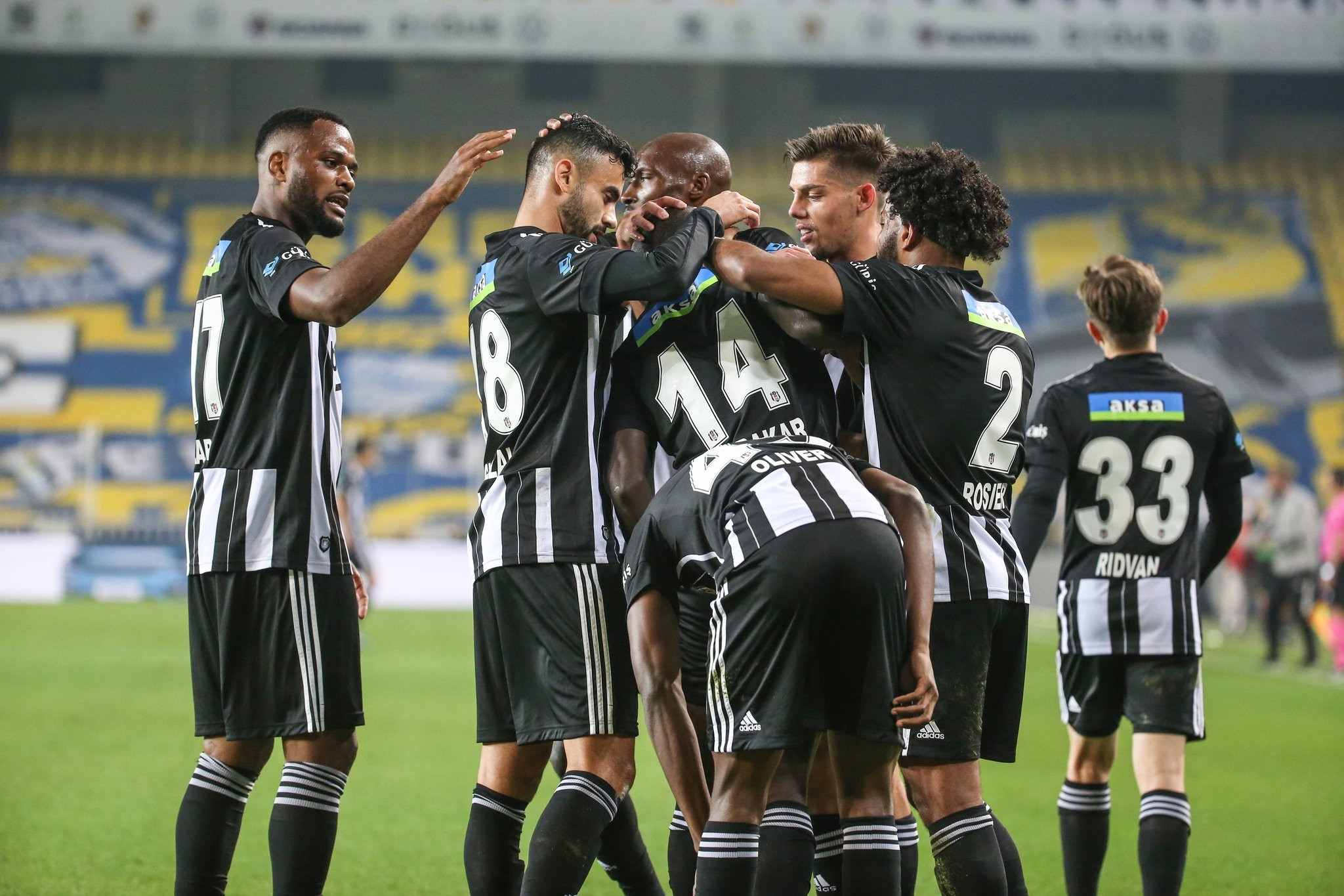 Fenerbahçe - Beşiktaş derbisi dünya basınında!