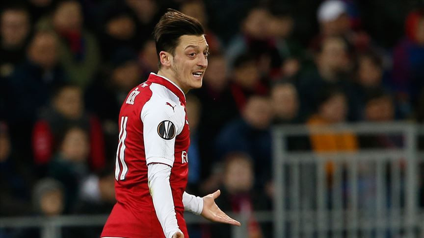 Fenerbahçe'de Emre Belözoğlu, Mesut Özil için devrede