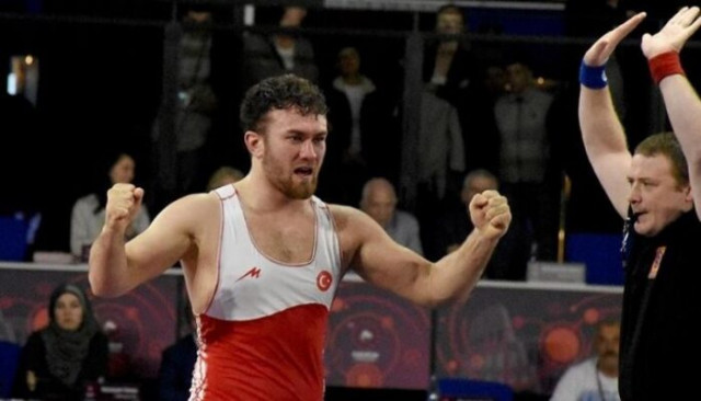Milli güreşçi Süleyman Karadeniz, Avrupa şampiyonu oldu