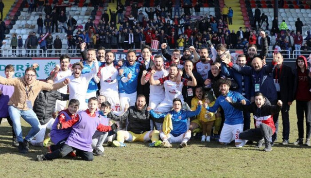 TFF 2. Lig Kırmızı Grup: GMG Kastamonuspor: 2 - Niğde Anadolu Futbol Kulübü: 1
