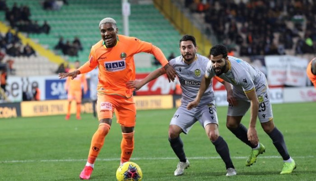 Süper Lig: Alanyaspor: 2 - Yeni Malatyaspor: 1 (Maç sonucu)