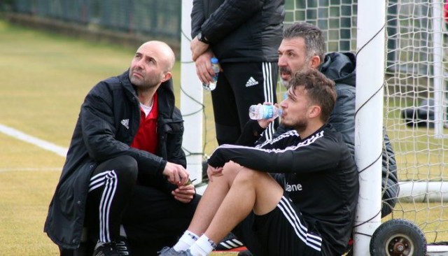 Beşiktaş'ta Ljajic'in başı döndü, Gökhan Gönül ayağına darbe aldı